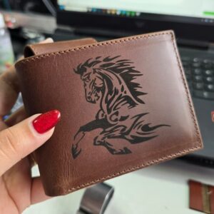 Modelo 2: Billetera de Cuero Genuino Miel – Diseño Clásico de Punta Cuadrada